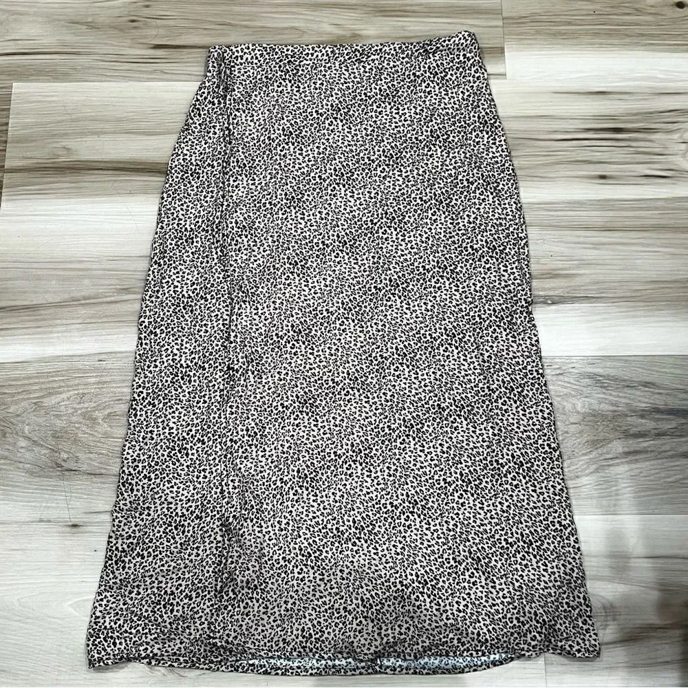 NEW Kirious Los Angeles Leopard Wrap Skirt Women’s Small